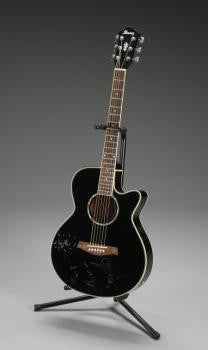 BRUCE SPRINGSTEEN SIGNED GUITAR