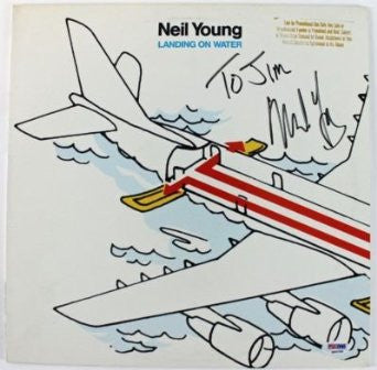 Neil Young Landing On Water Signed Album Cover W/ Vinyl Psa/dna #q45758 - Autographed CD's