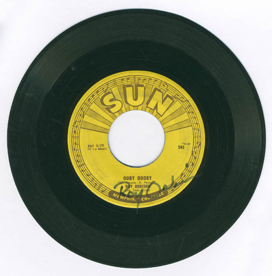 ROY ORBISON Signed 45 rpm "Ooby Dooby"