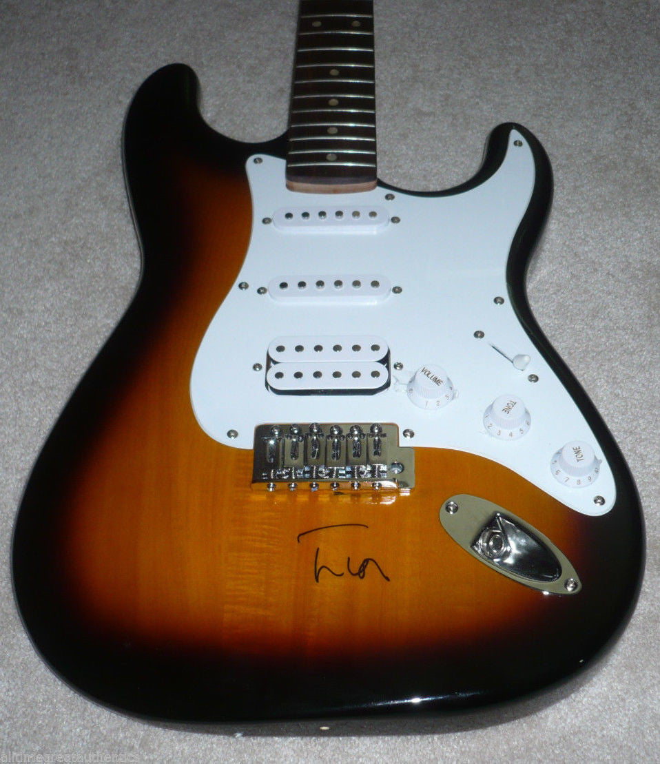 TOM PETTY HEARTBREAKERS SIGNED AUTHENTIC F/S ELECTRIC FENDER GUITAR w/COA PROOF