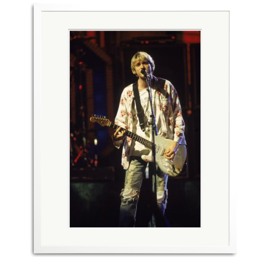 Kurt Cobain Performs At MTV Awards
