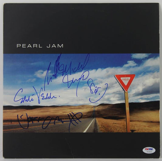 PEARL JAM (5) VEDDER, AMENT, GOSSARD, MCCREADY & CAMERON SIGNED ALBUM COVER W/ VINYL PSA/DNA V10626